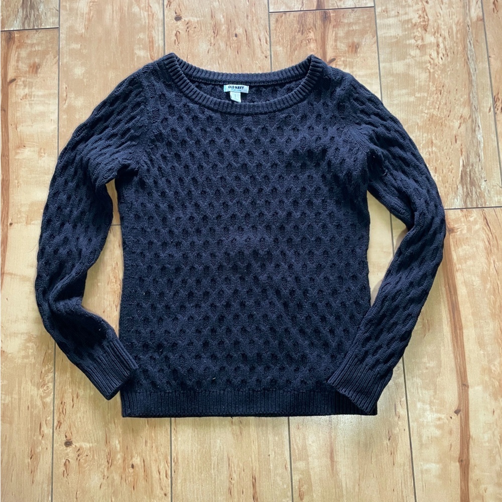 Old Navy cable knit sweater,‎ women’s size small, black